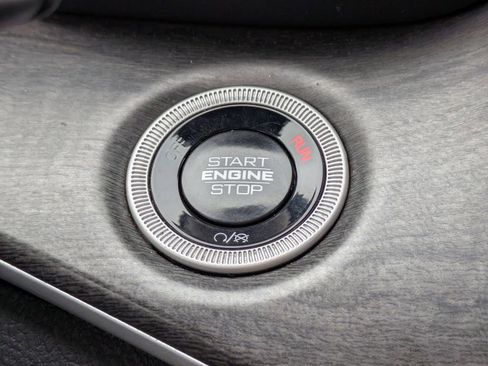 Used 2024 Jeep Grand Cherokee L Limited w/ Luxury Tech Group II image 29