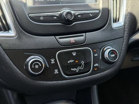 Used 2018 Chevrolet Malibu LT FWD image 18