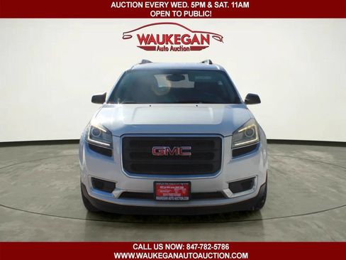 Used 2014 GMC Acadia SLE image 2