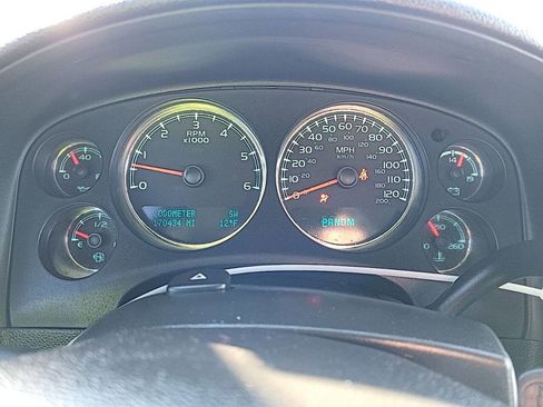 Used 2011 Chevrolet Avalanche LTZ image 6