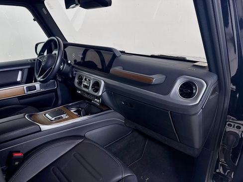 Used 2025 Mercedes-Benz G 550 image 9