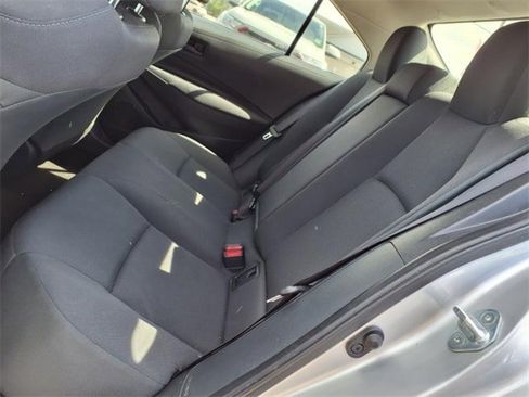Used 2022 Toyota Corolla LE image 18