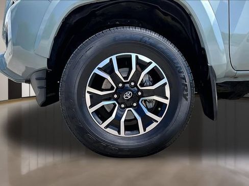 Used 2023 Toyota Tacoma TRD Sport AWD/4WD image 30