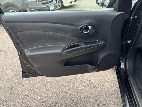 Used 2016 Nissan Versa SV FWD image 11