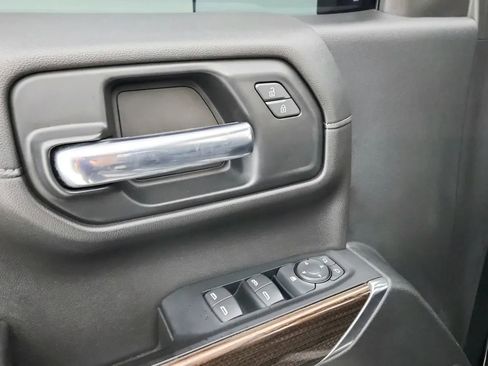 Used 2019 Chevrolet Silverado 1500 RST image 32