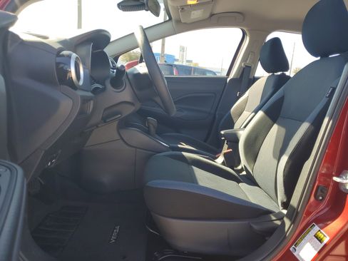 Used 2025 Nissan Versa SV image 13