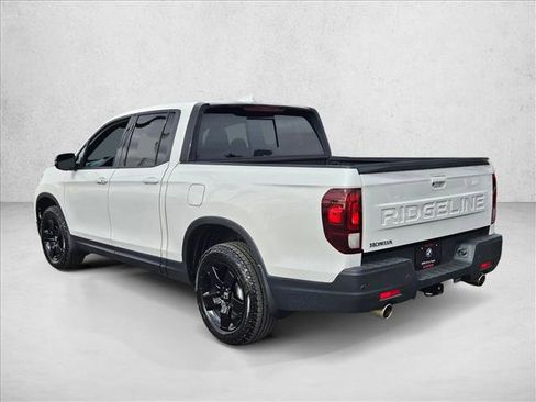 Used 2025 Honda Ridgeline Black Edition image 8
