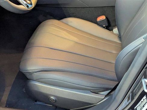 New 2026 Mercedes-Benz E 350 4MATIC Sedan image 4