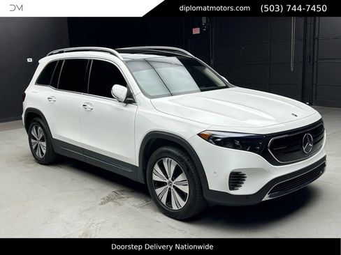 Used 2023 Mercedes-Benz EQB 300 4MATIC w/ Exclusive Package image 9