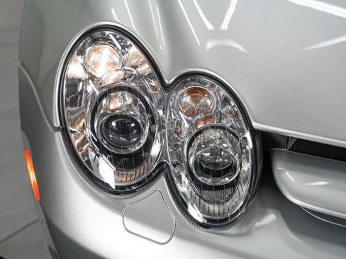 Used 2006 Mercedes-Benz SLR image 12