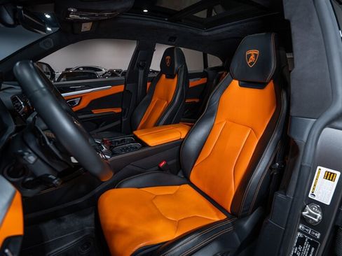 Used 2021 Lamborghini Urus AWD/4WD image 19