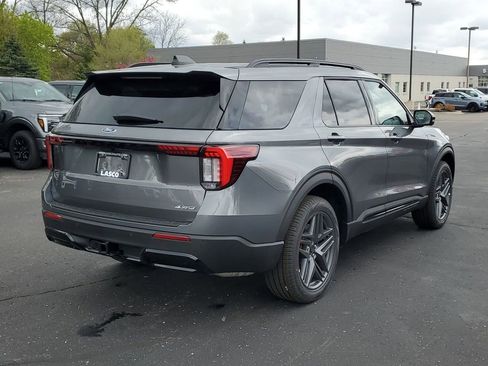 New 2026 Ford Explorer ST-Line AWD/4WD image 4
