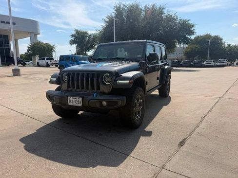 Used 2023 Jeep Wrangler Unlimited Rubicon 4xe w/ Cold Weather Group AWD/4WD image 3