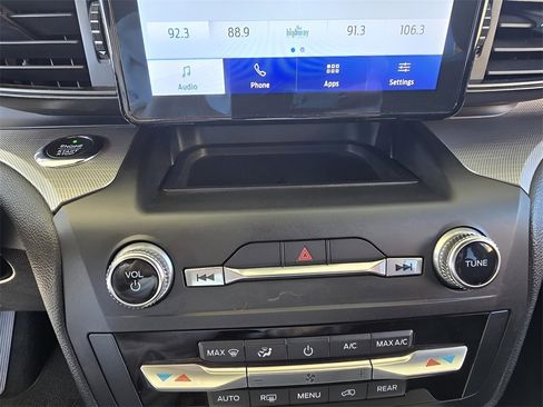 Used 2020 Ford Explorer XLT image 75