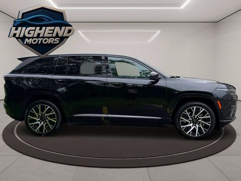 Used 2025 Jeep Wagoneer S Limited AWD/4WD image 7