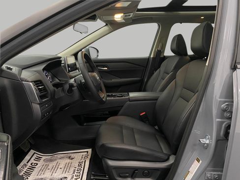 Certified 2026 Nissan Rogue SV w/ SV Premium Package AWD/4WD image 29