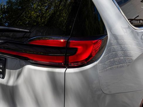 New 2027 Chrysler Pacifica Select FWD image 35