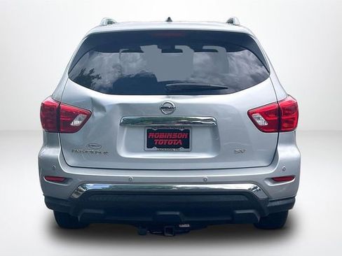Used 2018 Nissan Pathfinder SV FWD image 4