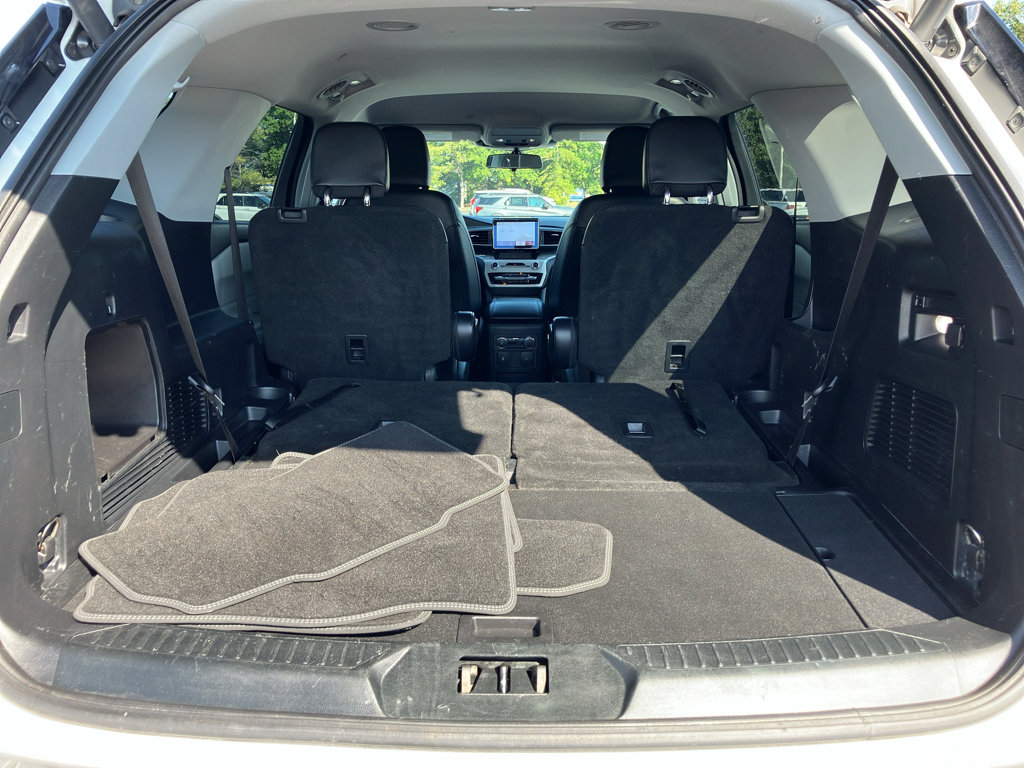Used 2022 Ford Explorer XLT w/ Equipment Group 202A AWD/4WD image 31