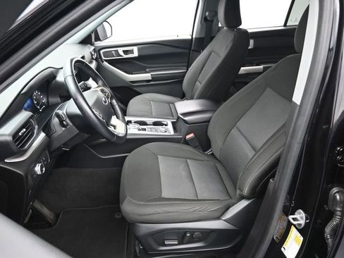 Used 2022 Ford Explorer XLT w/ Class IV Trailer Tow Package image 11