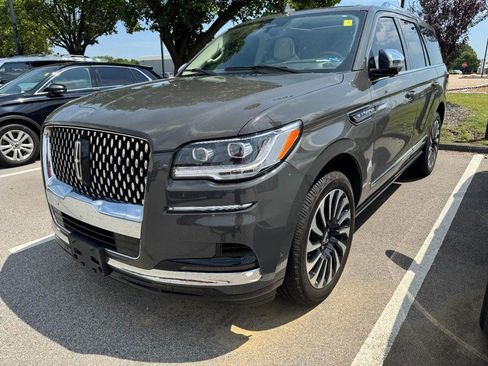 Used 2024 Lincoln Navigator Black Label AWD/4WD image 3