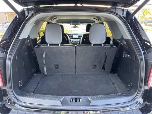 Certified 2022 Ford Explorer XLT w/ Equipment Group 202A image 10