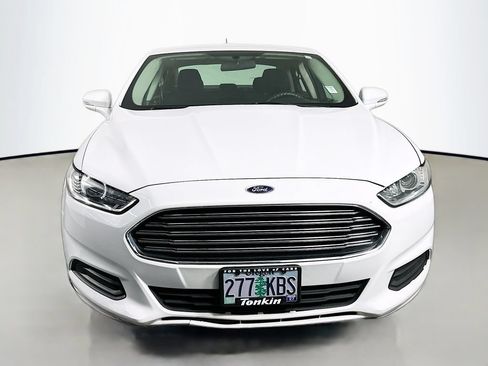Used 2016 Ford Fusion SE FWD image 3