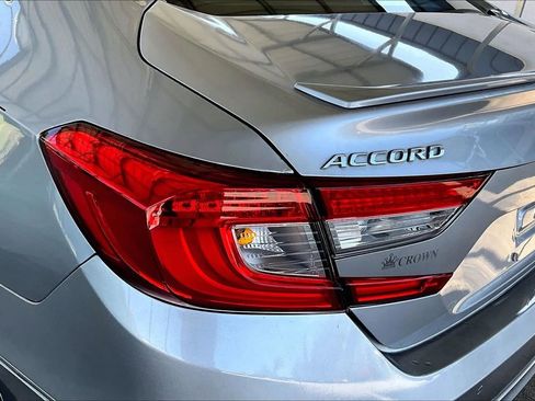 Used 2018 Honda Accord Touring image 20
