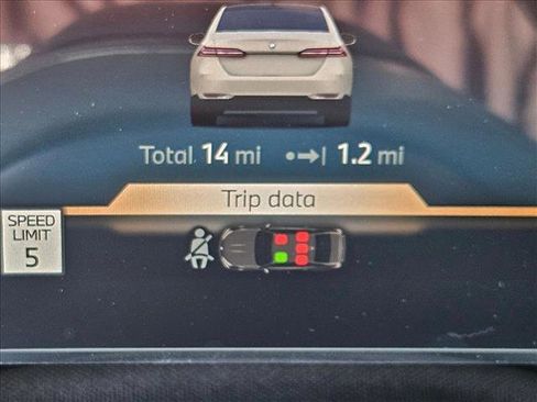 New 2026 BMW i5 eDrive40 w/ Convenience Package image 11