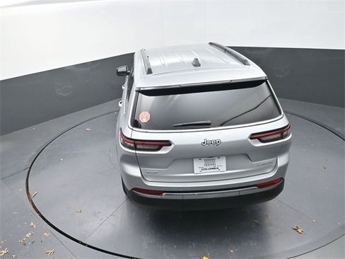 New 2025 Jeep Grand Cherokee L Laredo image 14