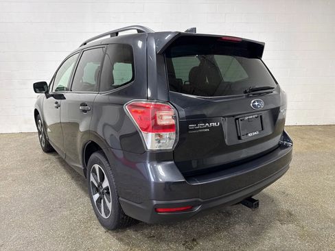 Used 2017 Subaru Forester 2.5i Premium w/ All-Weather Package image 5
