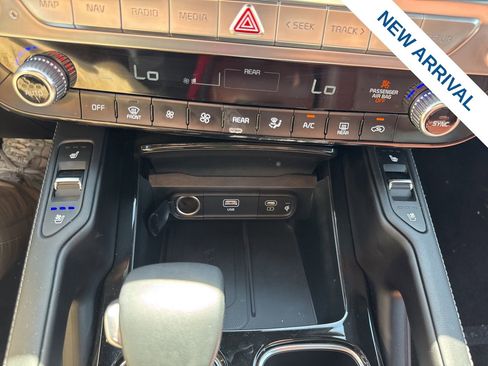 Used 2025 Kia Telluride SX Prestige image 25