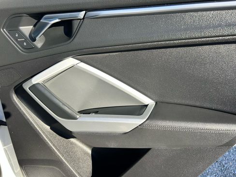 Used 2020 Audi Q3 2.0T Premium image 13