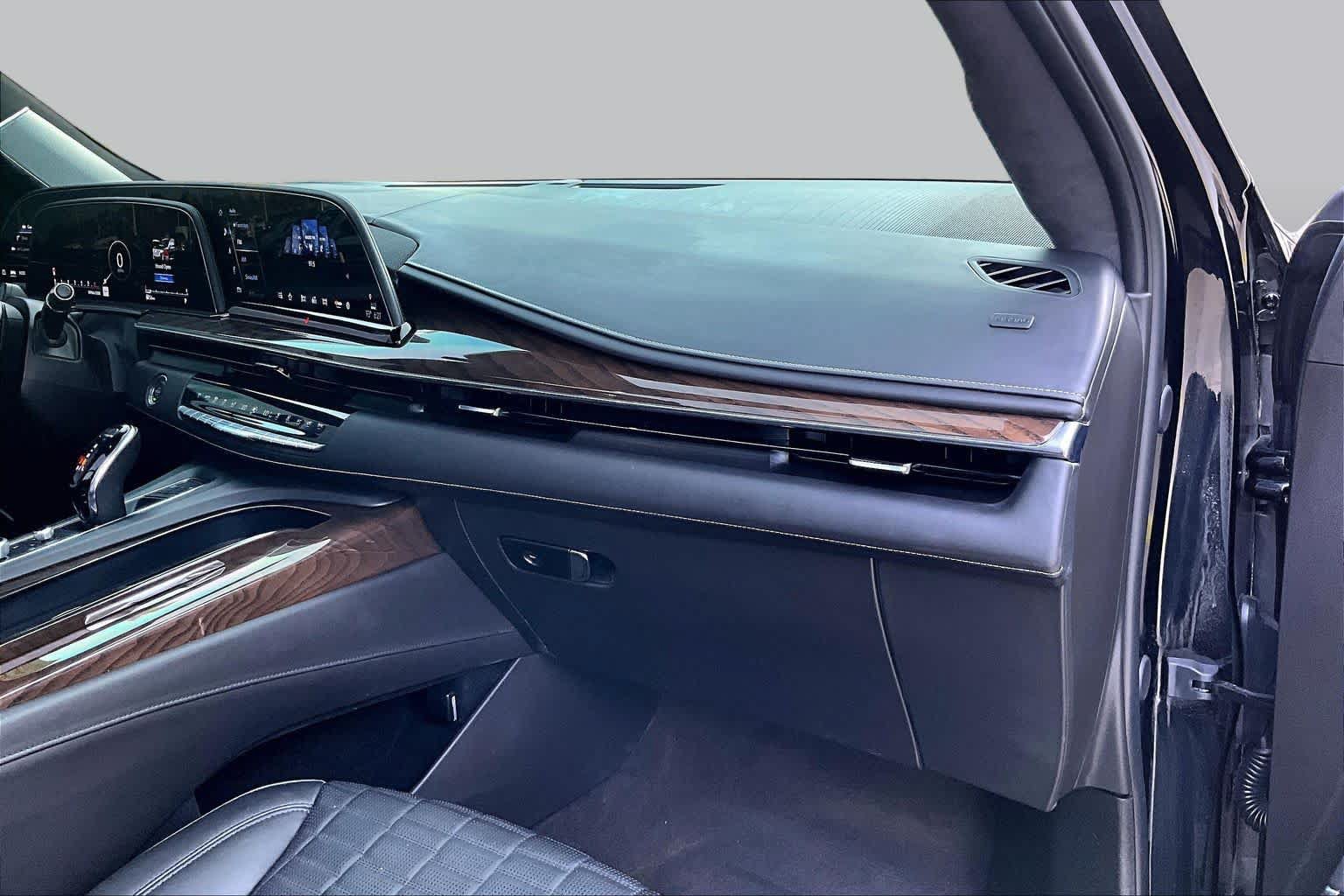 Used 2024 Cadillac Escalade Sport Platinum RWD image 17