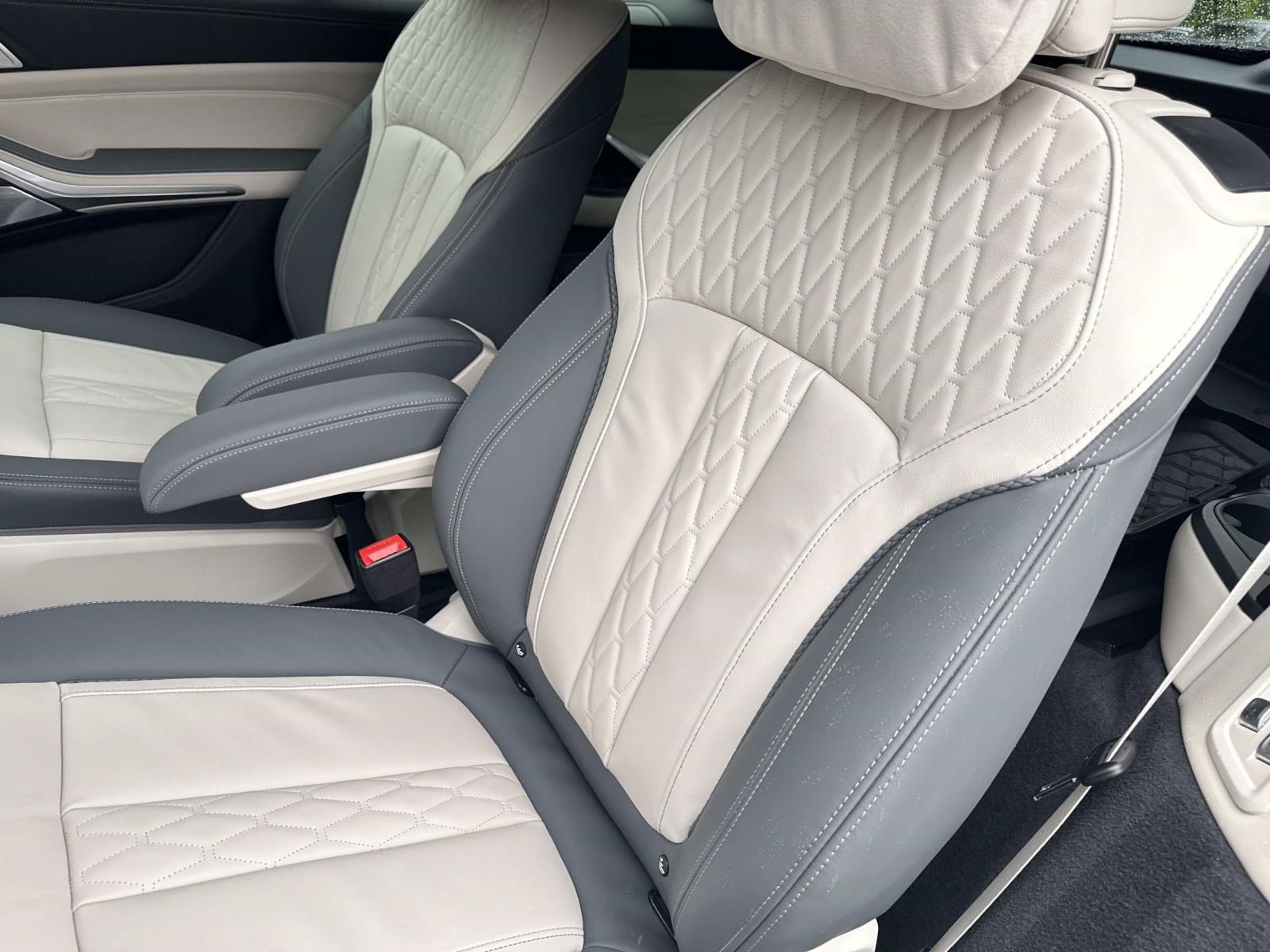 Certified 2025 BMW ALPINA XB7 AWD/4WD image 25