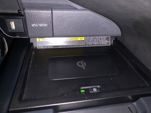 Used 2020 Toyota Camry XSE image 33