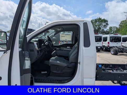 New 2025 Ford F550 4x4 Regular Cab Super Duty image 11