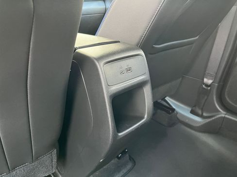 Used 2025 Buick Envista Sport Touring image 25