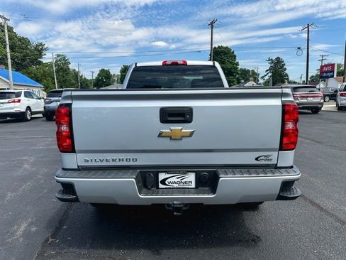Used 2018 Chevrolet Silverado 1500 Custom w/ Custom Value Package AWD/4WD image 7