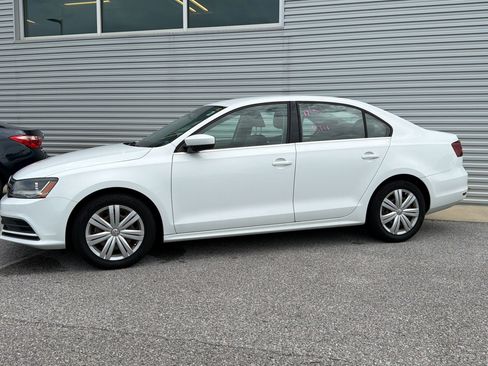 Used 2017 Volkswagen Jetta S FWD image 2