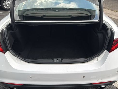 Used 2018 Alfa Romeo Giulia AWD image 15