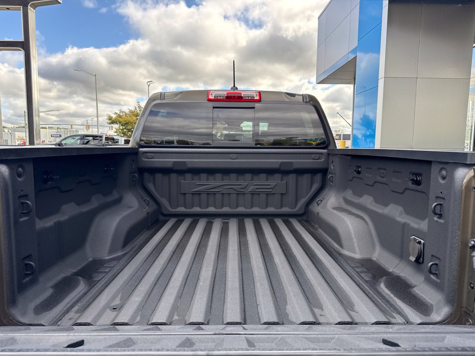 Used 2024 Chevrolet Colorado ZR2 w/ Safety Package AWD/4WD image 14