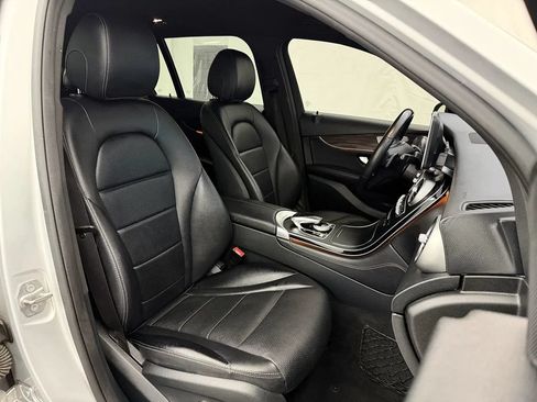 Used 2017 Mercedes-Benz GLC 300 4MATIC image 29