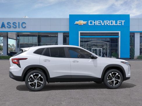 New 2026 Chevrolet Trax RS w/ Driver Confidence Package image 5