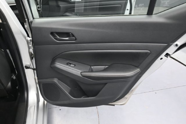 Used 2024 Nissan Altima 2.5 SV FWD image 30