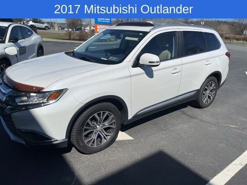 Used 2017 Mitsubishi Outlander AWD image 1