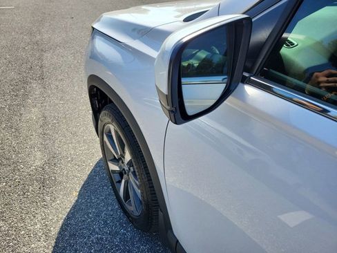 Used 2025 Honda Pilot Elite image 18