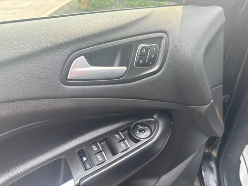 Used 2019 Ford Escape Titanium FWD image 7