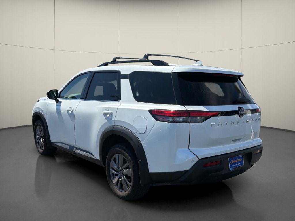 Used 2025 Nissan Pathfinder SV FWD image 5
