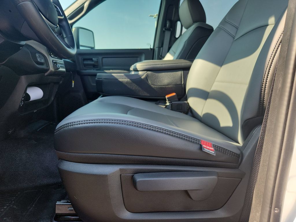 New 2026 RAM 5500 Tradesman AWD/4WD image 11